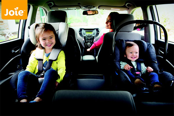 các bé trong độ tuổi từ 0 - 2 tuổi sẽ được đảm bảo an toàn gấp 5 lần khi sử dụng ghế ngồi ô tô được lắp đặt quay về phía sau