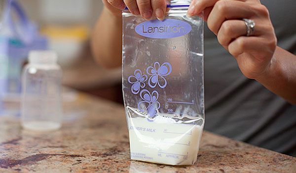 Bảo quản sữa mẹ để trong ngăn mát được bao lâu?