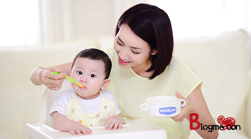 bé 6 tháng ăn dặm như thế nào đúng cách