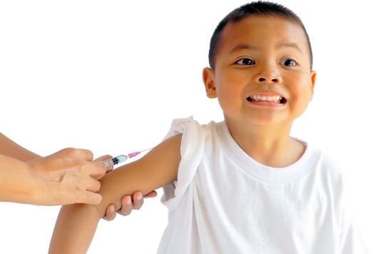  Tiêm ngừa vắc xin sởi cho trẻ