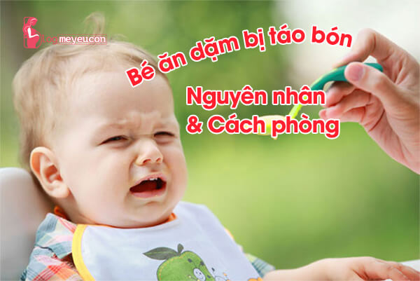Bé ăn dặm bị táo bón mẹ phải làm sao?
