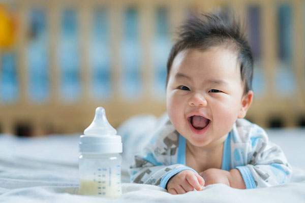 Mỗi một giai đoạn, bé sẽ cần uống những loại sữa phù hợp để có thể đáp ứng đủ nhu cầu dinh dưỡng của cơ thể
