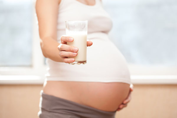 Sữa rất quan trọng với bà bầu trong 3 tháng đầu