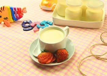 Hướng dẫn cách làm váng sữa từ sữa mẹ cho bé ăn dặm